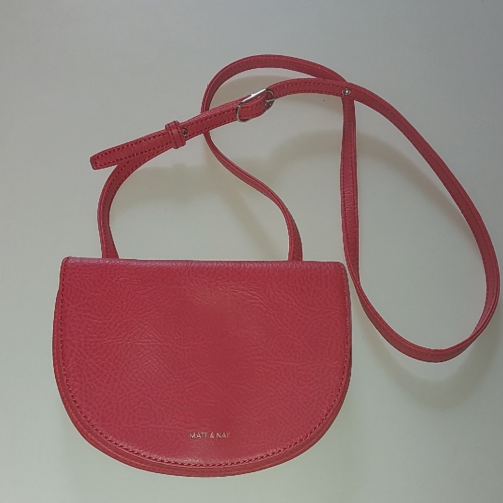 Matt & Nat Red Crossbody Saddle Bag